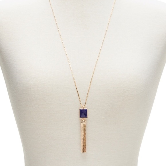 Banana Republic Jewelry - NWT Banana Republic lapis pendant necklace in gold